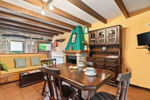 Dining - Lorences Rural Apartments for 2 people (Somiedo)