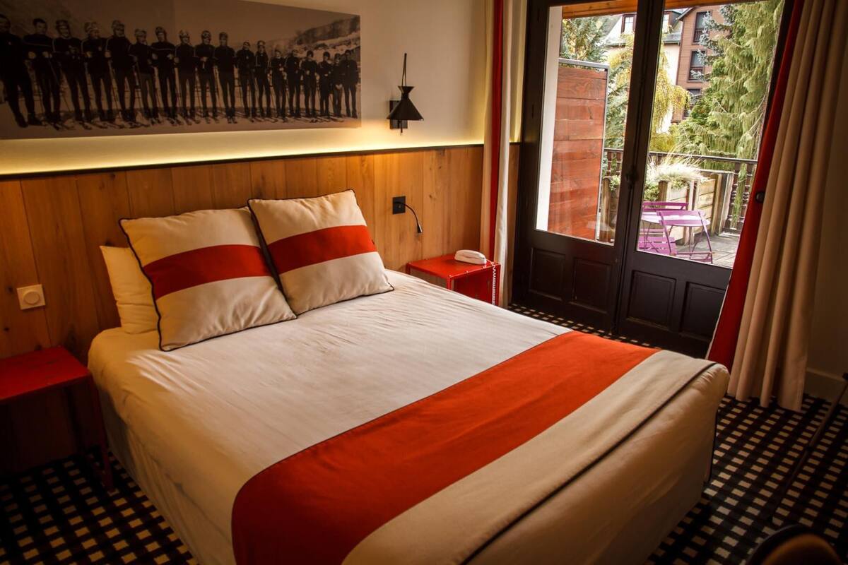 in-room safe, individually decorated, individually furnished, desk