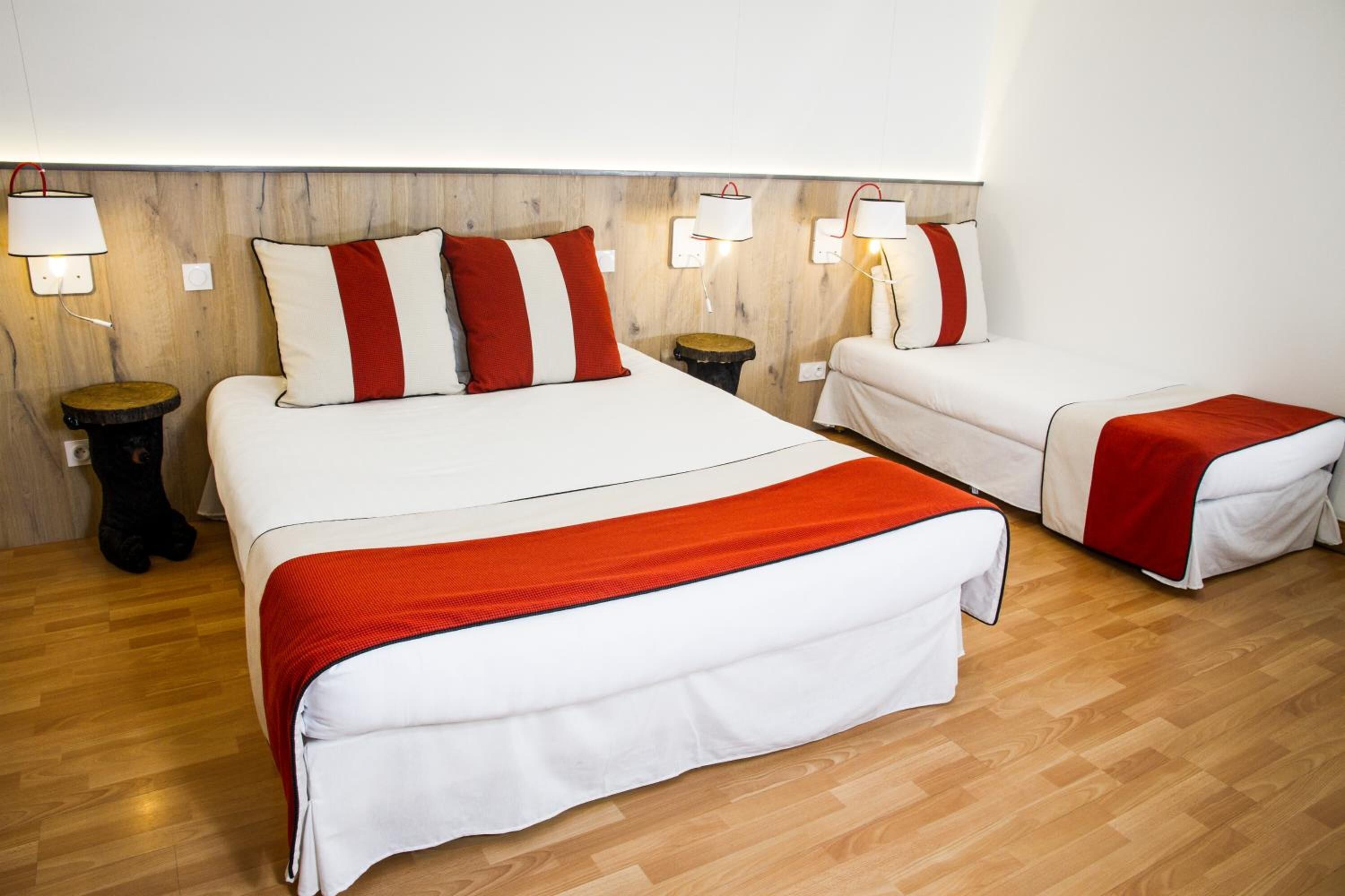 in-room safe, individually decorated, individually furnished, desk