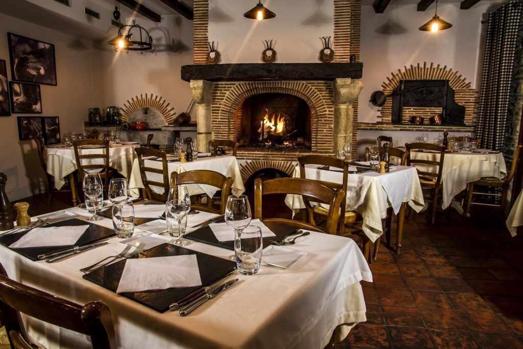 lunch and dinner served, local cuisine