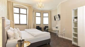 Deluxe Suite | 1 bedroom, premium bedding, individually decorated