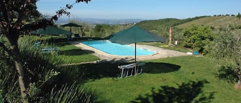 Piscine extérieure (ouverte en saison)