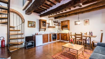 Apartment, 1 Bedroom, Kitchenette (Iris) | Private kitchen | Full-sized fridge, oven, stovetop, cookware/dishes/utensils