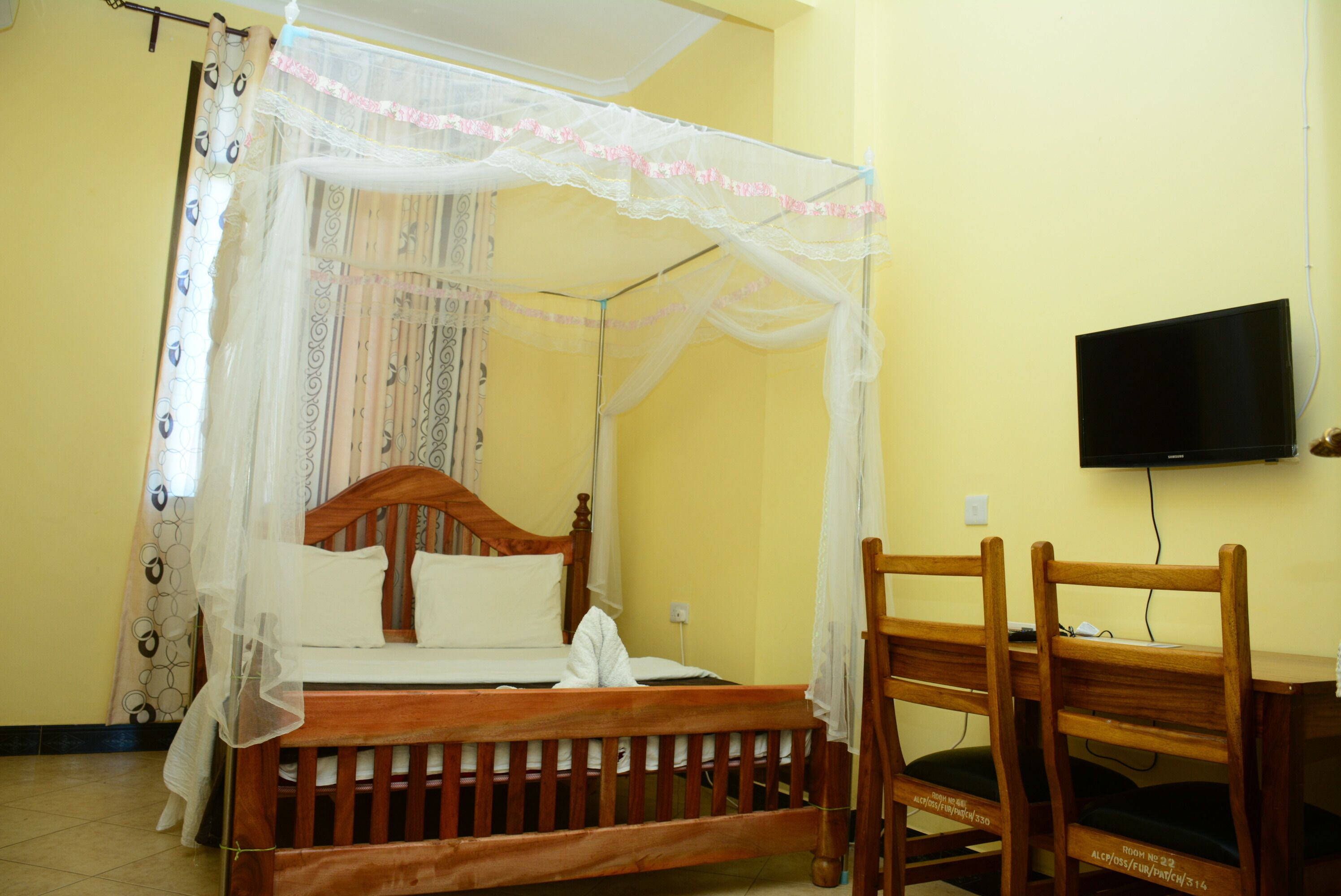 Double Room | Desk, iron/ironing board, free WiFi, bed sheets