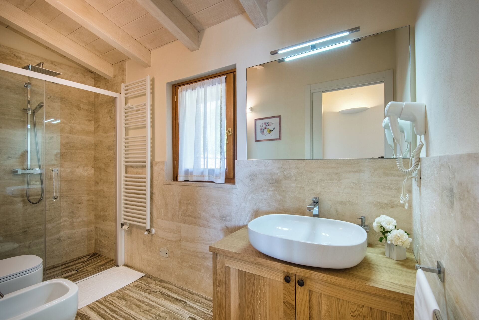 Appartamento panoramico | Bagno | Doccia, set di cortesia gratuito, asciugacapelli, bidet
