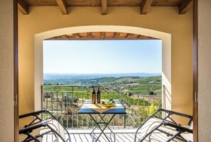 Panoramic Apartment (2) | Terrace/patio