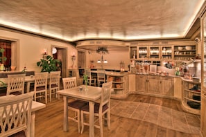 Daily buffet breakfast for a fee - Hotel Anneliese (Bad Hindelang)