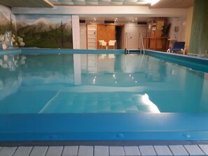 Piscine intérieure