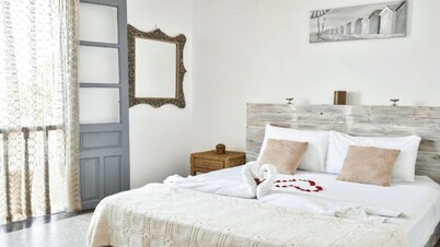 BOHO studio with private bathroom.