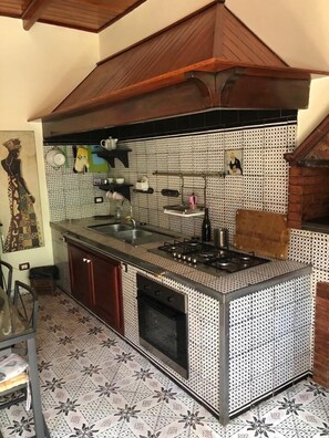 Fridge, oven, stovetop, coffee/tea maker - Li Cardilli residence for a stay immersed in nature (Sorrento)
