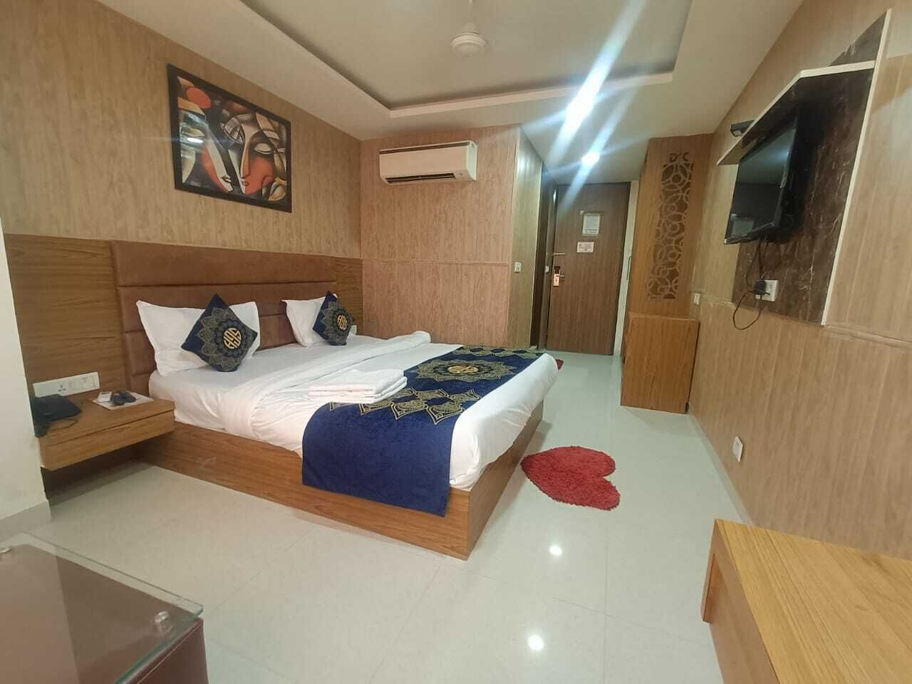 办公桌、隔音、熨斗/熨板、免费 WiFi