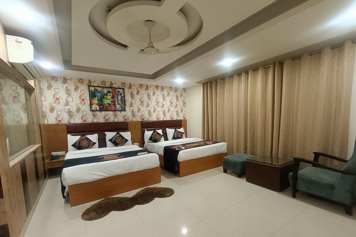 Kamar Quadruple, 1 kamar tidur | Meja kerja, kedap suara, setrika/meja setrika, dan Wi-Fi gratis