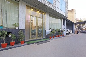 Exterior - The D'Capitol Delhi, International Airport (New Delhi)