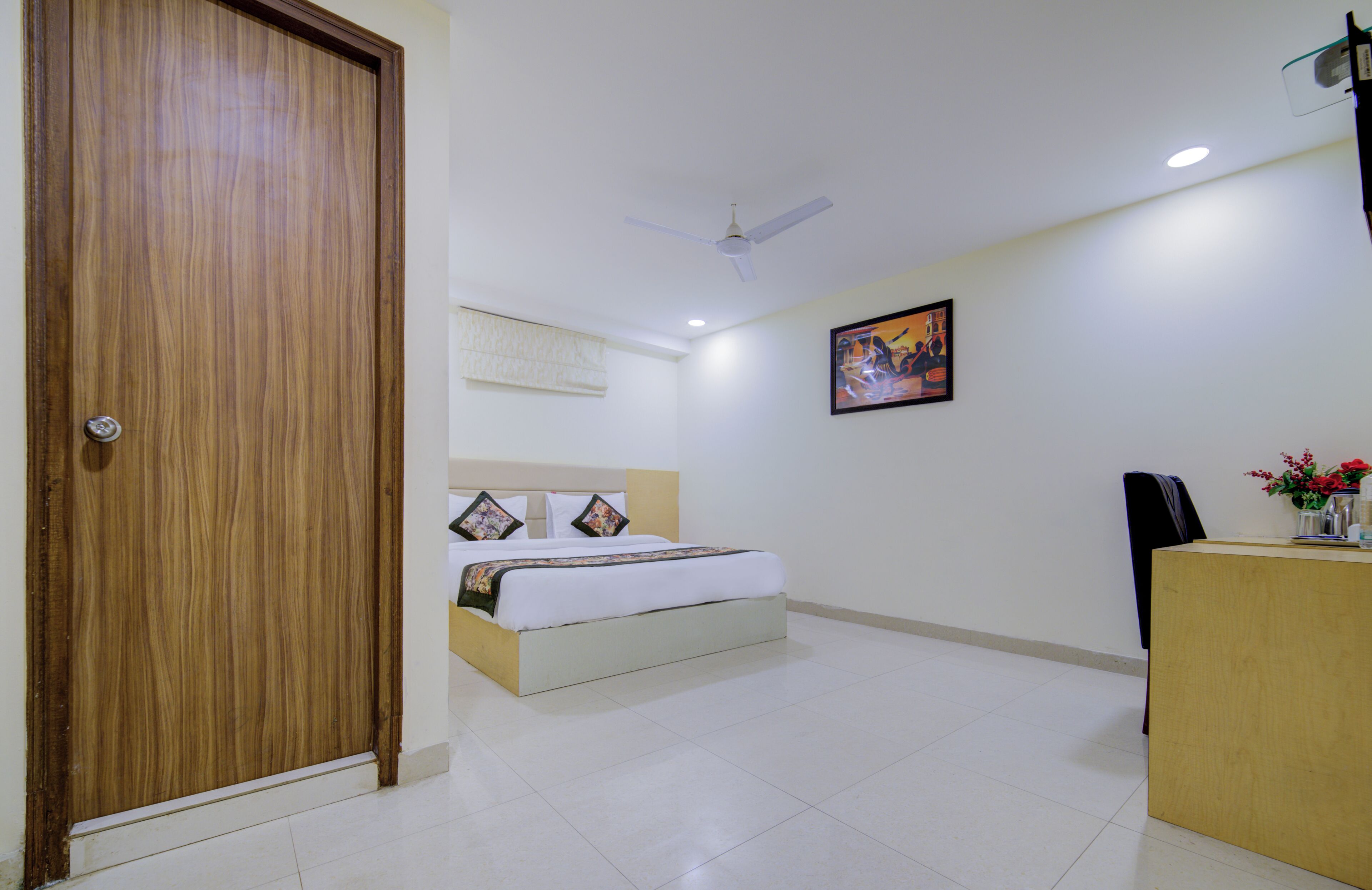 Deluxe Double Room | Desk, soundproofing, iron/ironing board, free WiFi