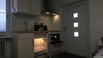 Basic Studio (Wanderzimmer 3*) | Private kitchen | Oven, stovetop, coffee/tea maker, electric kettle