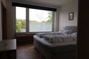 Apartment (Talblick 5*) | 1 bedroom, blackout drapes, travel crib, free WiFi