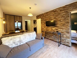 Fernseher, Kamin