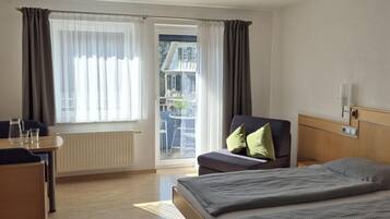 Comfort-Doppelzimmer | Schreibtisch, schallisolierte Zimmer, Bügeleisen/Bügelbrett