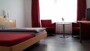 Classic Double Room | 1 bedroom, desk, soundproofing, iron/ironing board