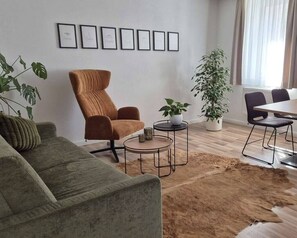 Estudi superior | Habitacions insonoritzades, planxa i posts de planxar i wifi gratuïta 
