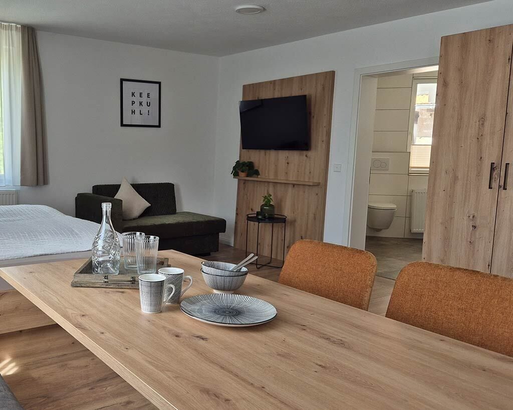 Superior-Studio | Schallisolierte Zimmer, Bügeleisen/Bügelbrett, kostenloses WLAN