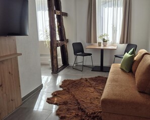 Superior Studio | Soundproofing, iron/ironing board, free WiFi, bed sheets - Kachelofa (Vaihingen an der Enz)