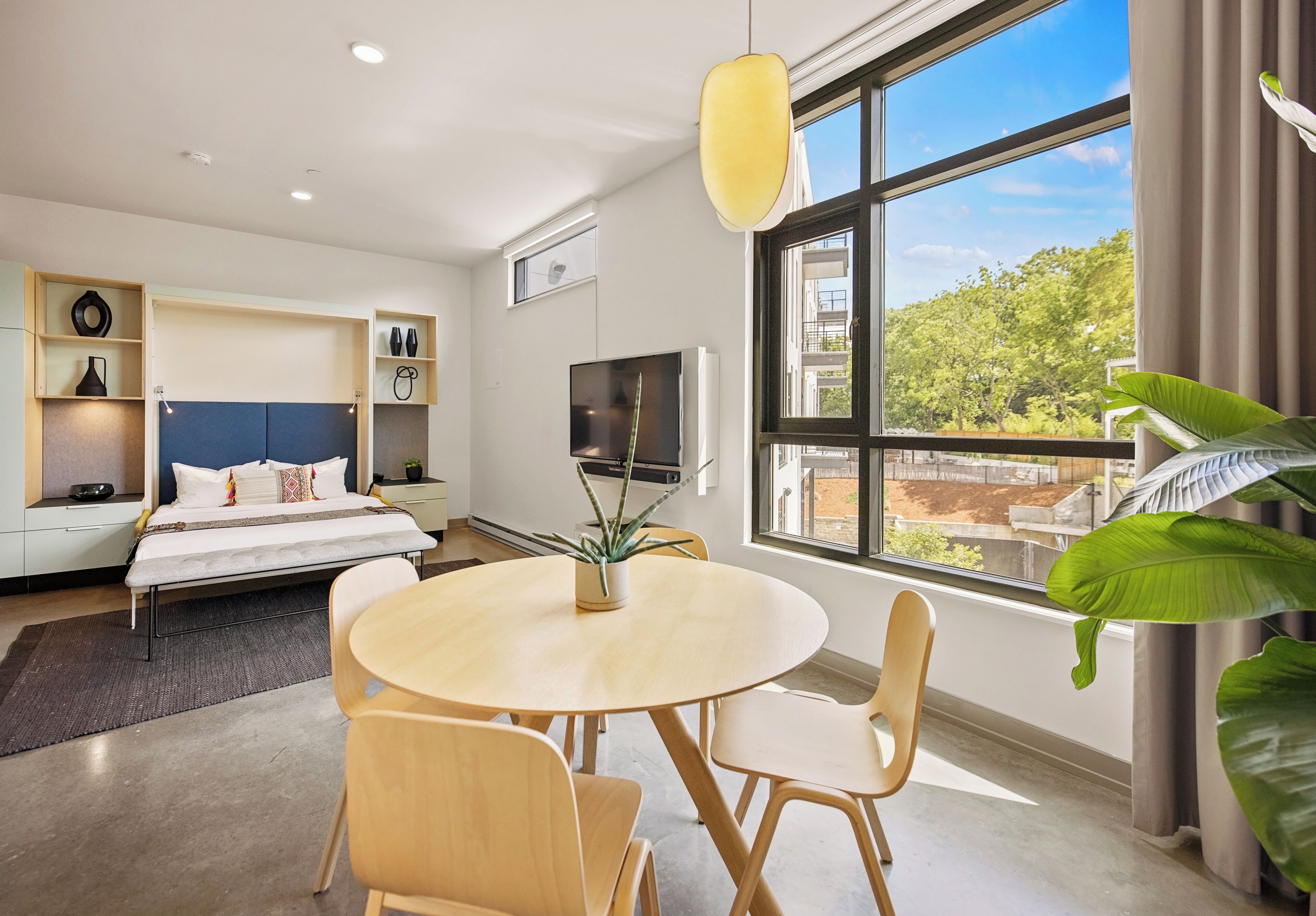 Premium bedding, in-room safe, individually decorated