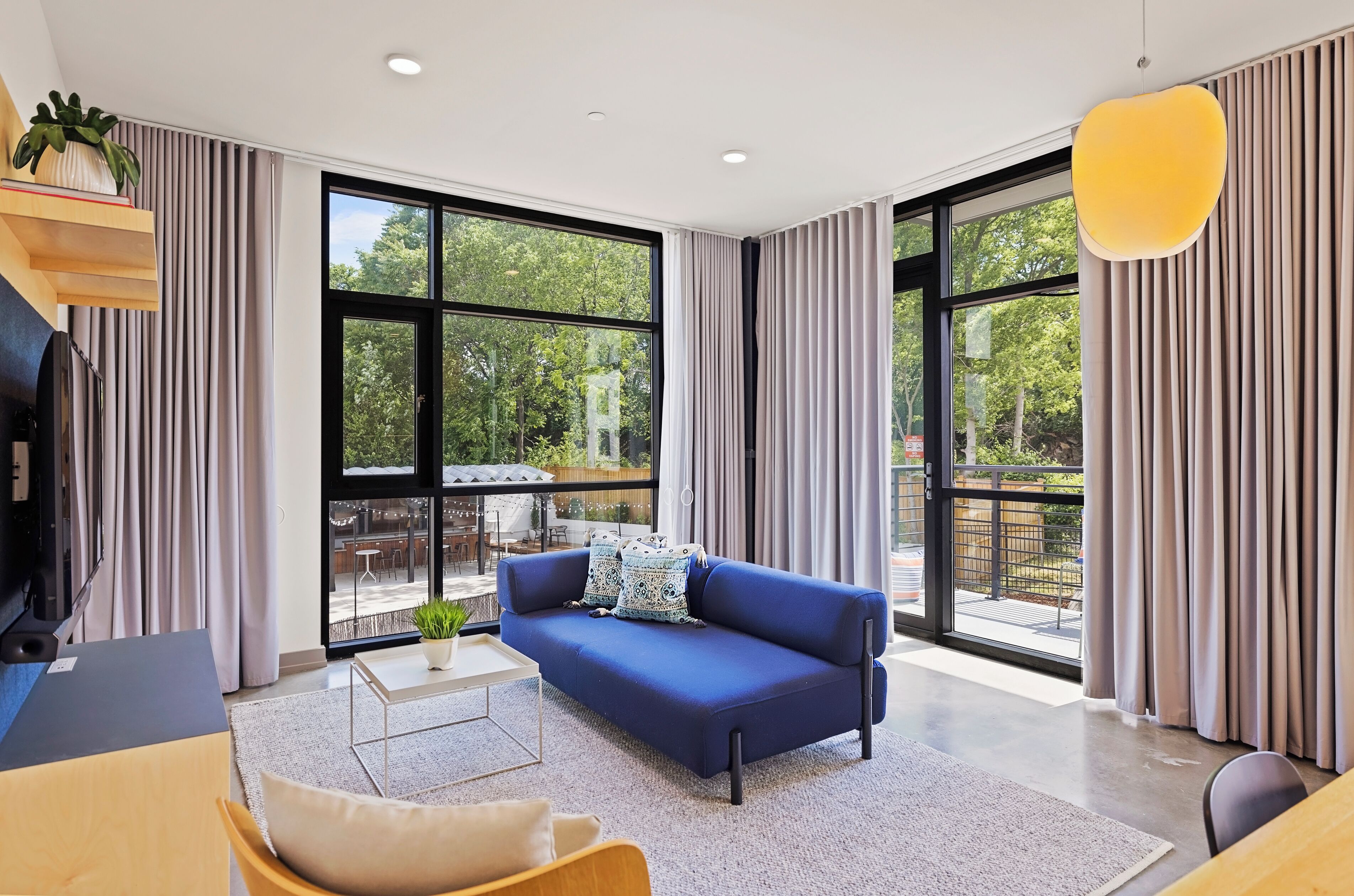 디지털 채널 시청이 가능한 49인치 스마트 TV, TV, 넷플릭스