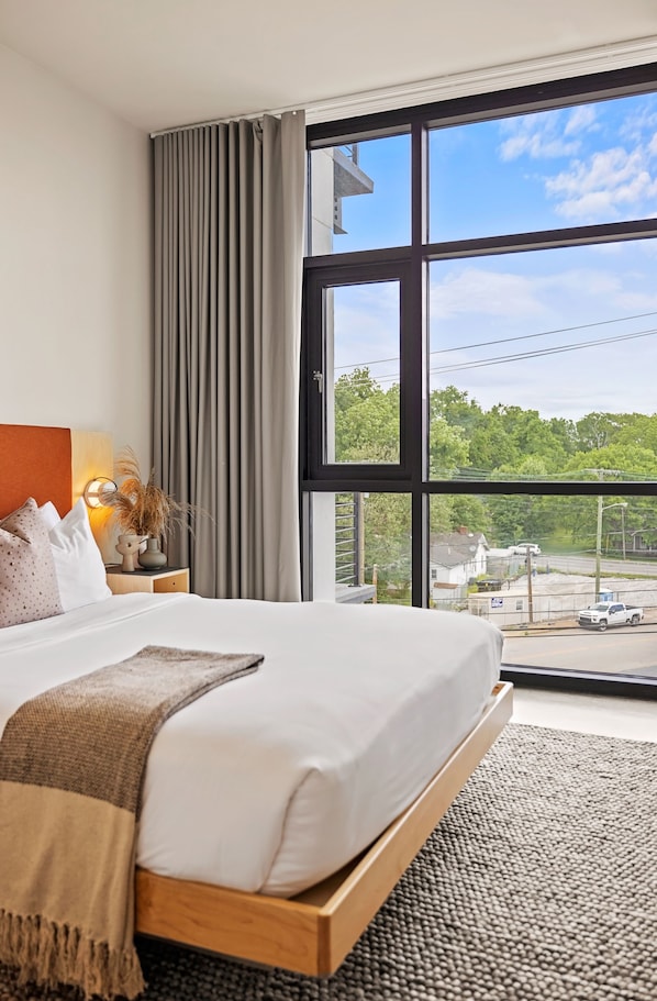 Literie de qualité, coffre-fort, décor unique, ameublement unique