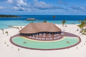 Outdoor pool - Cinnamon Velifushi Maldives (Maldives Islands)