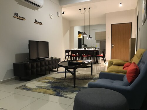 * HOMEZ SUITE * 2R1B @ Bukit Mertajam près de Auto City & Icon City [City View]