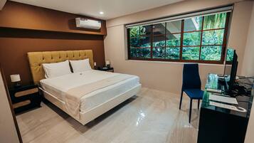 Desk, laptop workspace, blackout drapes, free WiFi