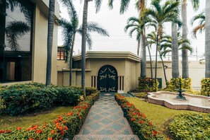 Front of property - Luxva Hotel Boutique (Guayaquil)
