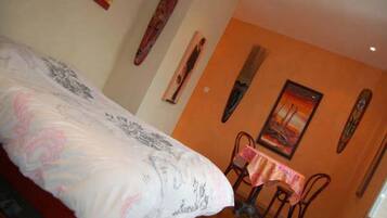 Chambre Double (Afrique) | Décoration personnalisée, ameublement personnalisé