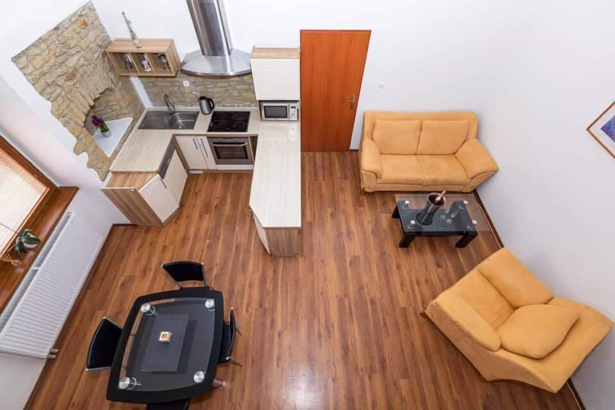 Apartment (4) | Living room | LCD TV