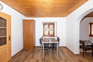 Appartement (1) | Restauration dans la chambre