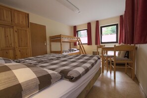 9 Schlafzimmer, WLAN