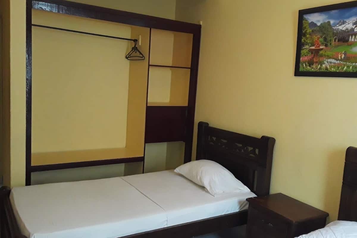 Double Room | Down duvets, free WiFi, bed sheets