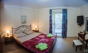 Apartment, 2 Bedrooms | Soundproofing, iron/ironing board, free WiFi - Marina Mare (Mylopotamos)