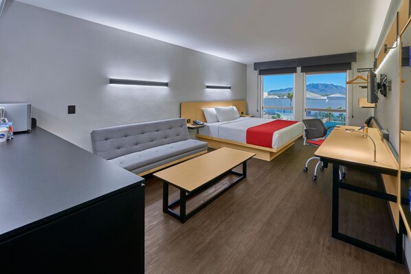 Superior-Zimmer, 1 King-Bett und Schlafsofa | Schreibtisch, Verdunkelungsvorhänge, schallisolierte Zimmer