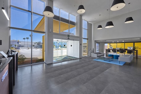 Lobby. City Express by Marriott Hermosillo Expo