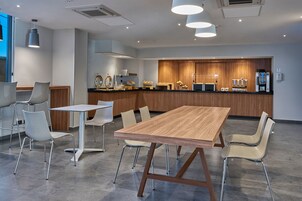 Desayuno buffet incluido todos los días