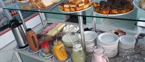 Ilmainen päivittäinen buffetaamiainen