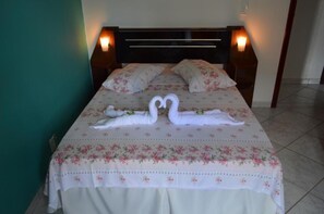 Minibar, free WiFi, bed sheets - Pousada Souza Reis (Sao Thome das Letras)