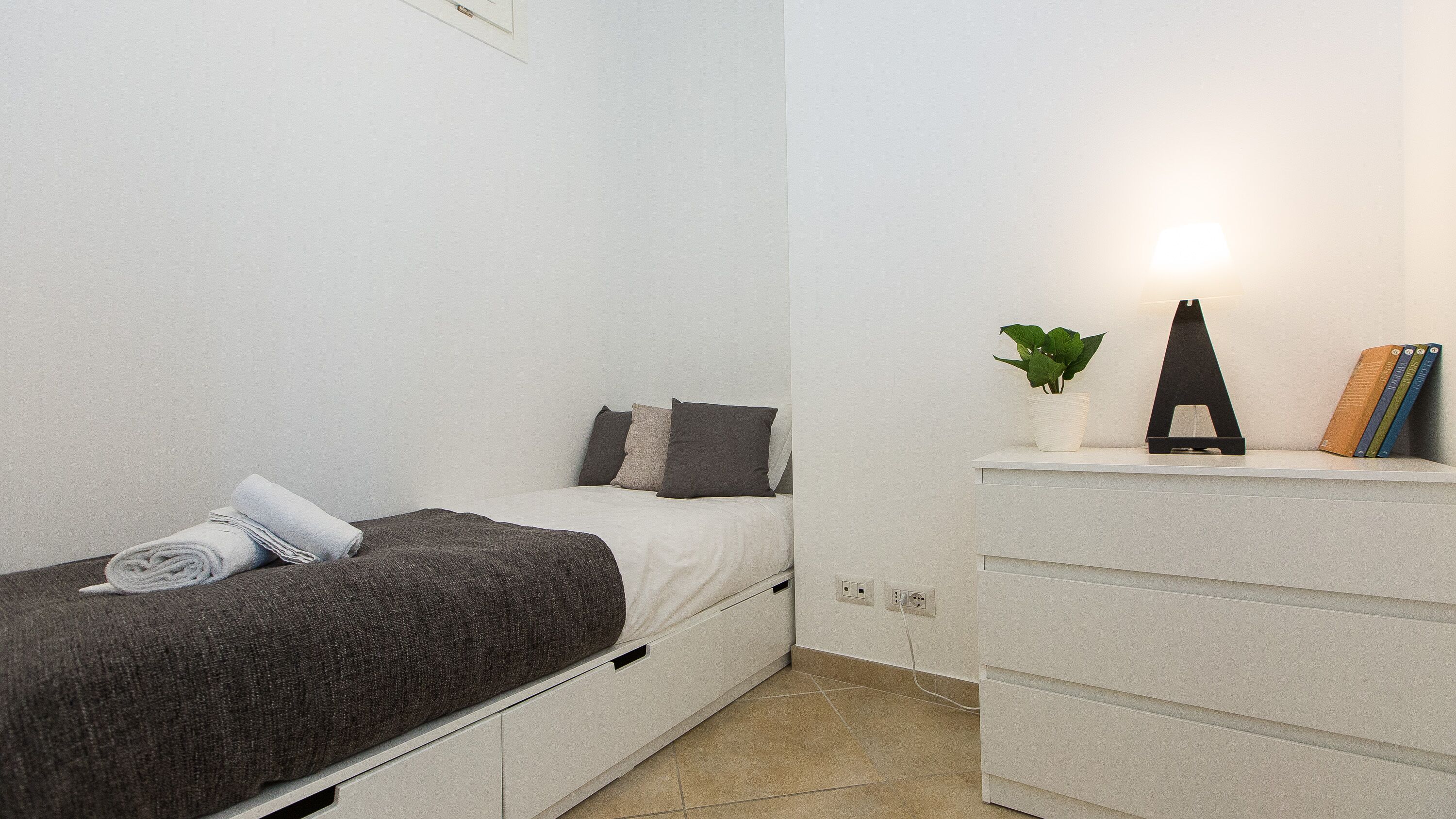 Modern apartment in Via Taurasia near Villa Celimontana park