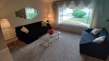 Smart TV, DVD player, aparelho de som