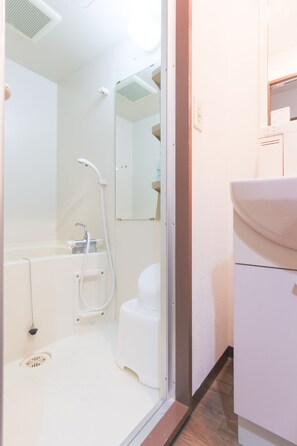 Bathroom - Grand Court Namba 402 (Osaka)