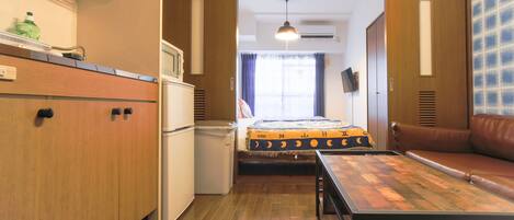 Apartment | Private kitchenette | Fridge, microwave, stovetop, electric kettle