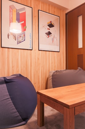 Apartamento | Área de estar | TV