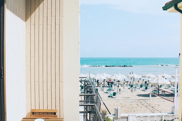 Camera 3 | Udsigt fra balkon